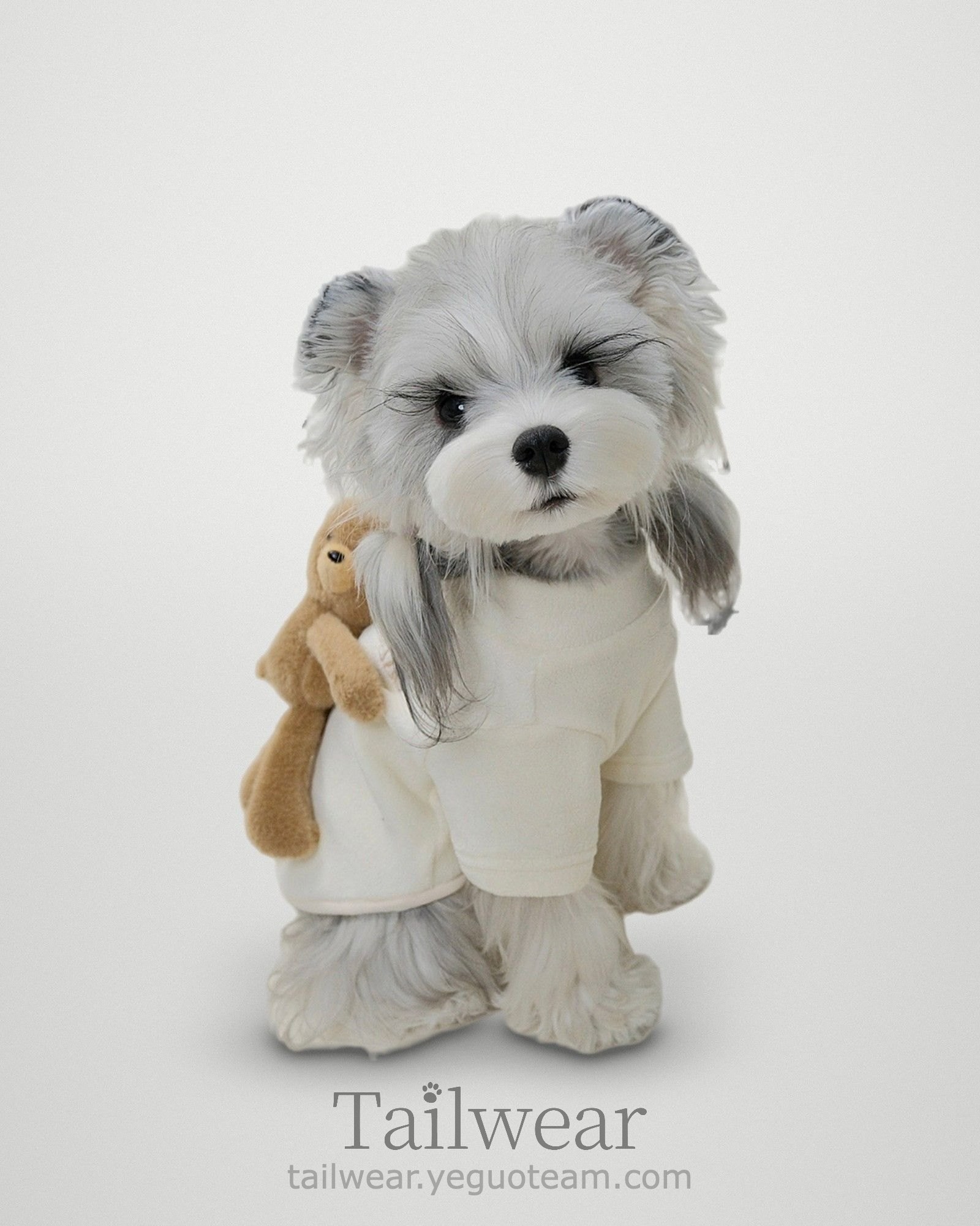 Teddy Bear Hug Sweatshirt – Cream